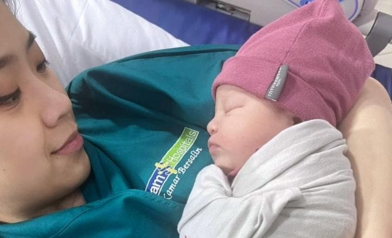 Jessica Tanoesoedibjo Melahirkan Putri Pertama, Hary: Besar dan Lucu Sekali