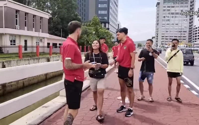Momen Pemain Timnas Indonesia Jalan-Jalan di Bandar Seri Begawan, Sandy Walsh Ngeluh Panas