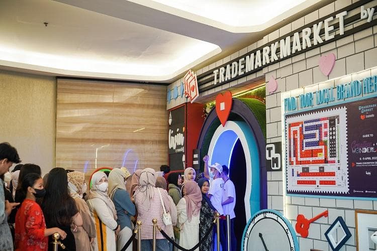 Bertema Neon Glow, Pameran Fesyen Terbesar di Bandung Trademark Market Hadir Kembali