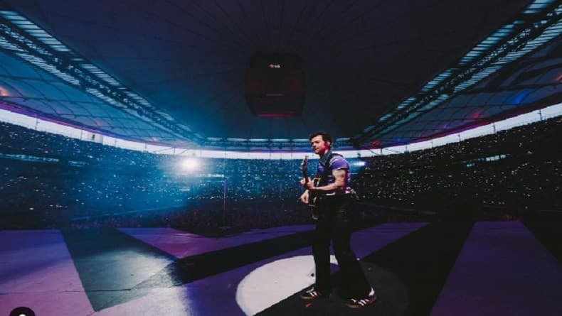 Lirik Lagu Fine Line Harry Styles dan Terjemahan, Kisah Percintaan yang Rumit