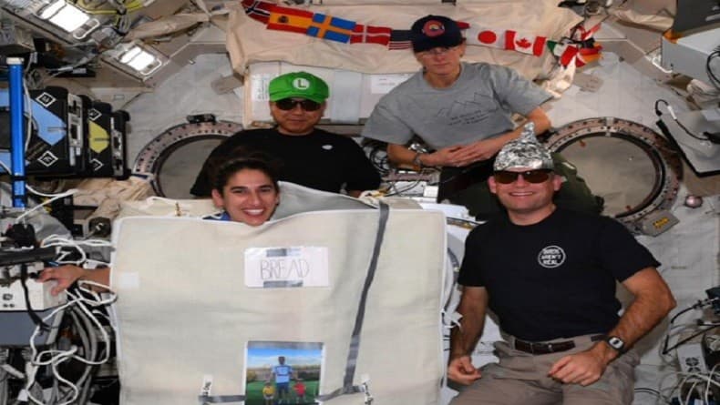 Astronot Stasiun Luar Angkasa Rayakan Halloween, Pamer Kostum Kreatif