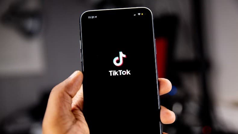Cara Membuat Slide Foto di TikTok, Gampang Banget!
