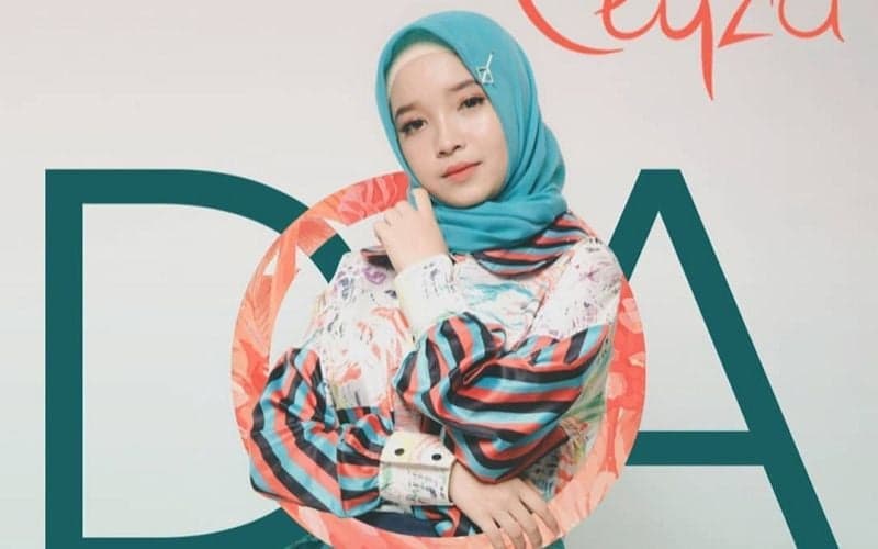 Profil dan Biodata Bunga Reyza, Penyanyi yang Lahir dari Keluarga Musisi Profil dan Biodata Bunga Reyza, Penyanyi yang Lahir dari Keluarga Musisi