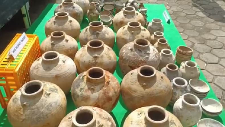 Penampakan Temuan Harta Karun di Perairan Kalbar Muatan Kapal Dagang Asing