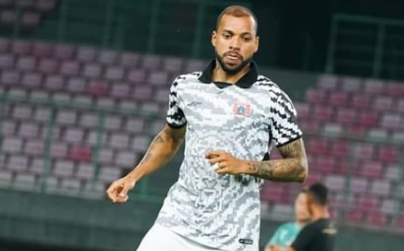 Terungkap! Ini Alasan Gustavo Almeida Ditarik Keluar Sebelum Babak Pertama Usai saat Bhayangkara FC Vs Persija