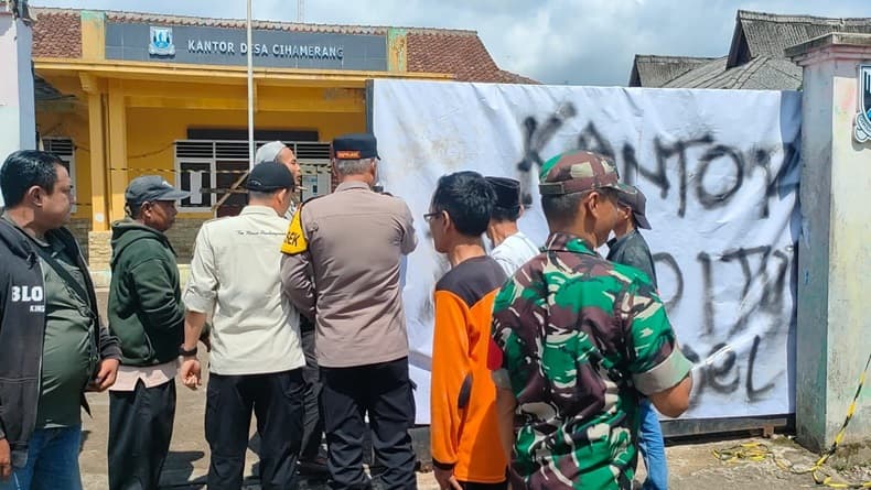 Sempat Disegel Warga, Kantor Desa Kabandungan Sukabumi Kembali Dibuka