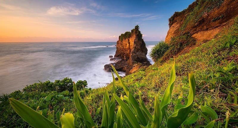 Unik, Kebumen Punya Pemandangan Pantai Cantik Suasananya seperti di Hawaii