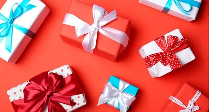 10 Kado untuk Pacar Wanita yang Bermanfaat, Ada Parfum hingga Peralatan Masak