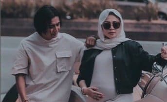 Menanti 5 Tahun, Charly Van Houten dan Shinta Regina Bahagia Dikaruniai Anak Ketiga