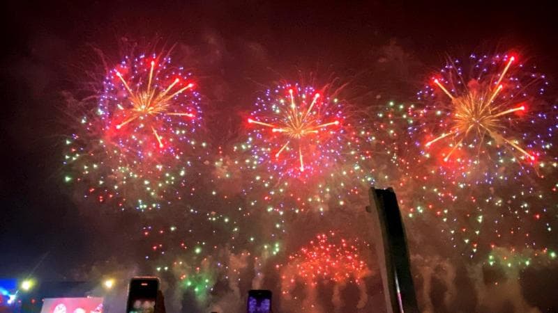 Tahun Baru 2024, Kembang Api Terbesar Meluncur di Laut Ancol 