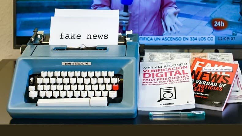 Menkominfo Minta Masyarakat Jaga Jempol untuk Cegah Penyebaran Hoax: Ini Lebih Dahsyat dari Mulut