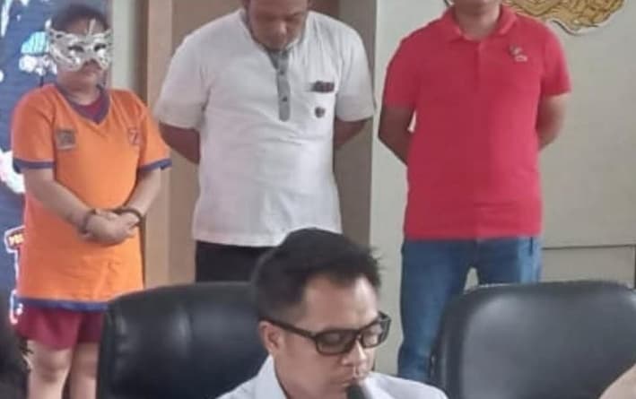 Ibu di Surabaya Siksa Anak Kandung, Disiram Air Panas hingga Cabut Gigi Pakai Tang