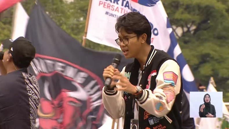 Alam Ganjar Duet dengan NDX AKA, Ajak Penonton Hajatan Rakyat Solo Nyanyi Bareng Alam Ganjar Duet dengan NDX AKA, Ajak Penonton Hajatan Rakyat Solo Nyanyi Bareng