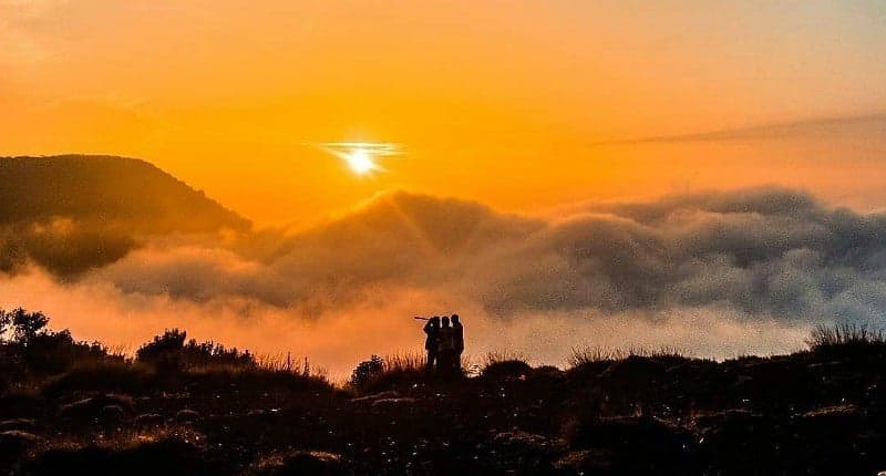Gunung Paling Indah di Garut Punya 7 Puncak, Sunrisenya Bikin Susah Move On Gunung Paling Indah di Garut Punya 7 Puncak, Sunrisenya Bikin Susah Move On