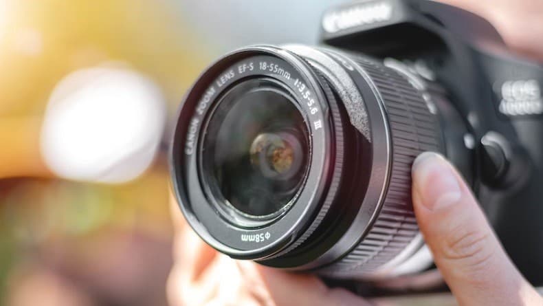 Cara Bikin Watermark ala Fotografer Jepang di Foto, Cuma Pakai Aplikasi Ini!