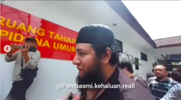 Kaget! Penampilan Ammar Zoni Berubah Drastis, Brewokan Pakai Kalung Tasbih