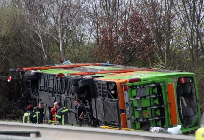 Kecelakaan Bus di Jalan Tol Jerman, Banyak Korban Tewas dan Lebih dari 20 Orang Terluka