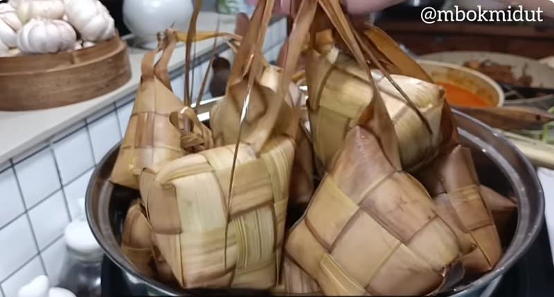 Cara Membuat Ketupat Lebaran yang Cepat dan Tidak Mudah Basi