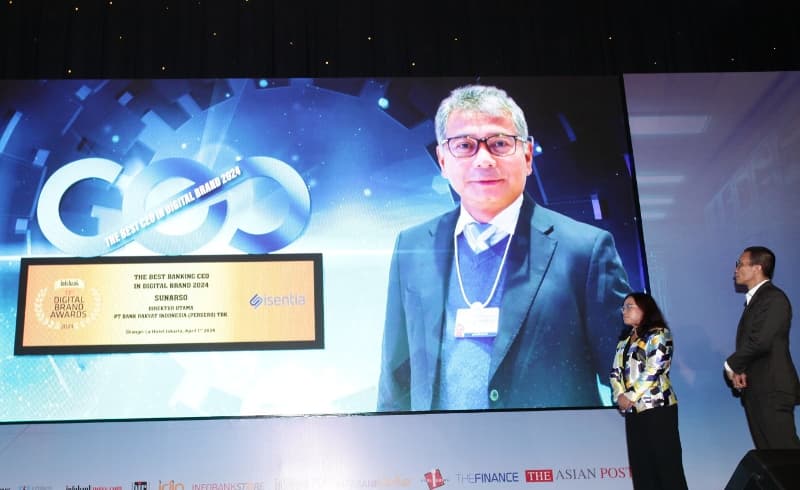 Dirut Sunarso Jadi The Best CEO in Digital Brand, BRI Borong 12 Penghargaan
