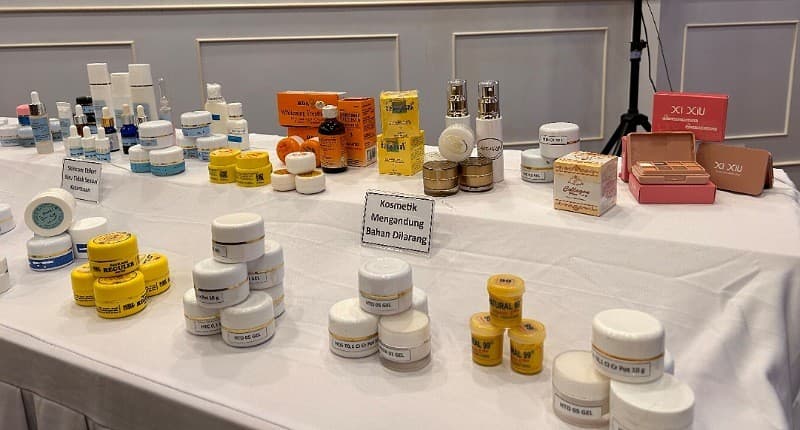 BPOM Temukan Kosmetik Racikan Berbahaya dari Klinik Kecantikan, Ada Day Cream hingga Night Cream BPOM Temukan Kosmetik Racikan Berbahaya dari Klinik Kecantikan, Ada Day Cream hingga Night Cream