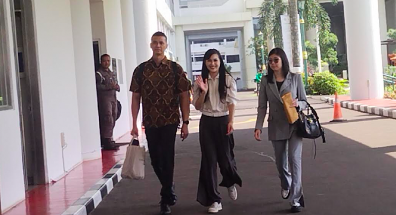 Suami Tersangka Kasus Korupsi, Sandra Dewi Diperiksa sebagai Saksi Hari Ini  