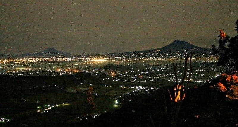 Tempat Paling Cantik di Yogyakarta saat Malam Hari, Menakjubkan Bisa Lihat Merapi!