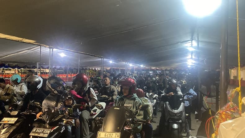Ribuan Pemudik Sepeda Motor Padati Pelabuhan Ciwandan, Antrean Mengular