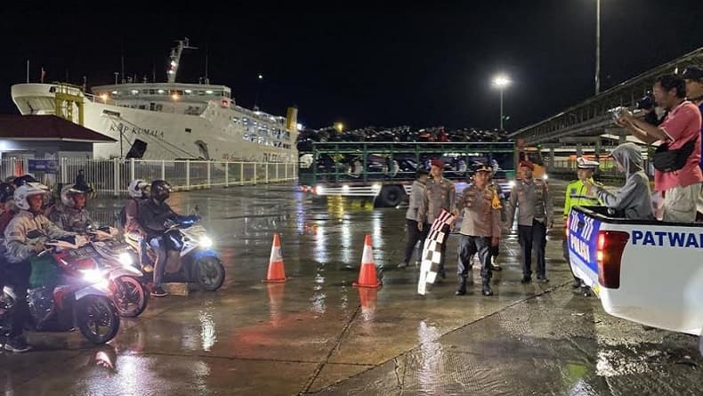 Polisi Kawal Pemudik Motor di Lampung, Dimulai dari Pelabuhan Bakauheni