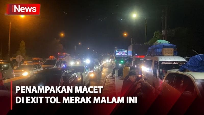 Exit Tol Merak Masih Macet Malam Ini, Pengemudi Pilih Keluar Mobil