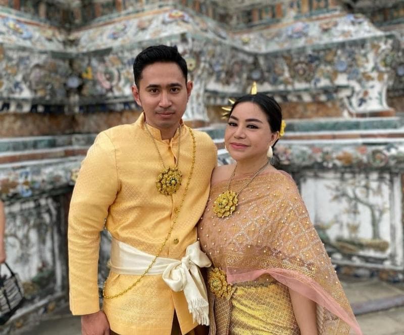 Potret Mesra Anisa Bahar dan Anak Didik yang Jadi Pacarnya, seperti Pre-wedding!