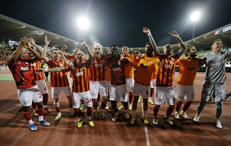 Galatasaray Juara Piala Super Turki usai Hanya Main 1 Menit Vs Fenerbahce