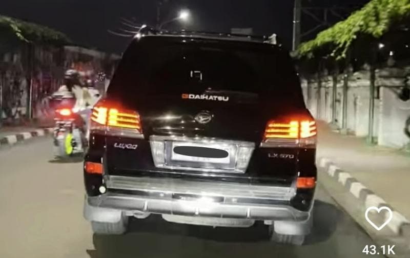 Viral Mobil Lexus Ganti Emblem Jadi Daihatsu Luxio, Netizen Ngakak: Takut Ketahuan Istri