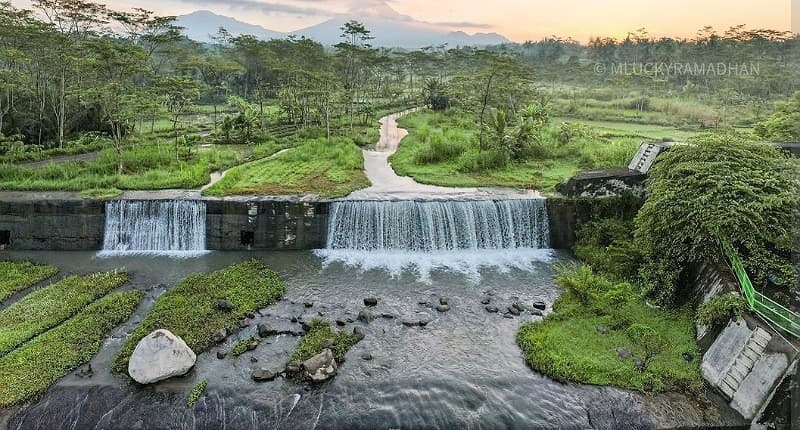 Desa di Sleman Punya Pemandangan Air Terjun Buatan Bertingkat, Harus Dikunjungi Sebelum Ramai!