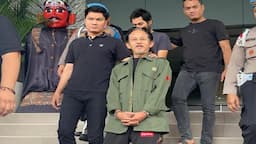 Epy Kusnandar Lempar Senyuman Jelang Tes Kesehatan di Polres Metro Jaya Jakarta Barat
