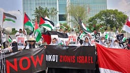 Massa Gelar Aksi Bela Palestina di Depan Kedubes AS, Peringati 76 Tahun Nakba
