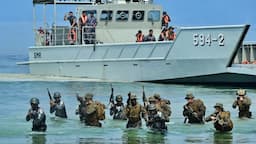 Potret TNI AL dan US Navy Latihan Bersama Pertahanan Pantai di Mahitam Lampung