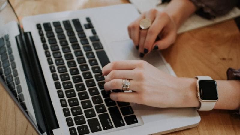 Cara Memperbaiki Speaker Laptop Sember, Coba Ini Sebelum ke Tukang Service!