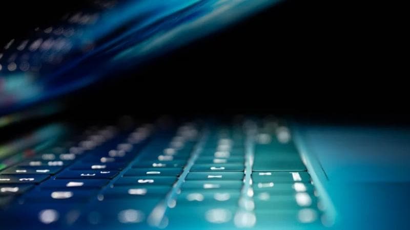 Judi Online Masih Berseliweran di Media Sosial, Ternyata Ini Alasannya