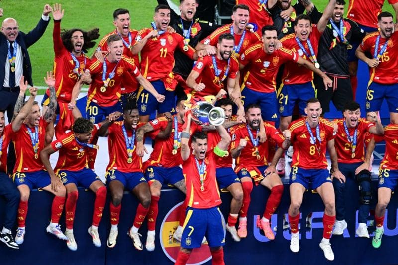 Spanyol Borong Gelar Individu Euro 2024: Rodri MVP, Lamine Yamal Pemain Muda Terbaik, Dani Olmo Top Skor