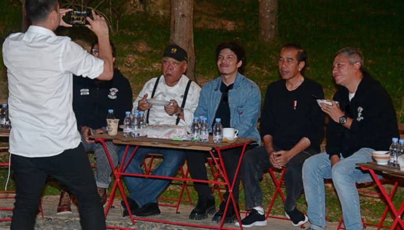 Momen Jokowi dan Raffi Ahmad hingga Atta Halilintar Makan Malam Bersama di IKN