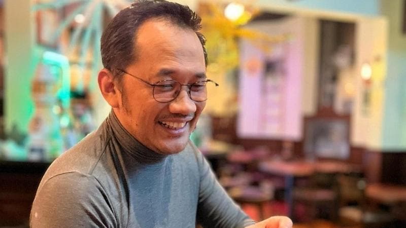 Hanung Bramantyo Bikin Film Cinta Tak Pernah Tepat Waktu, Diadaptasi dari Novel Puthut EA
