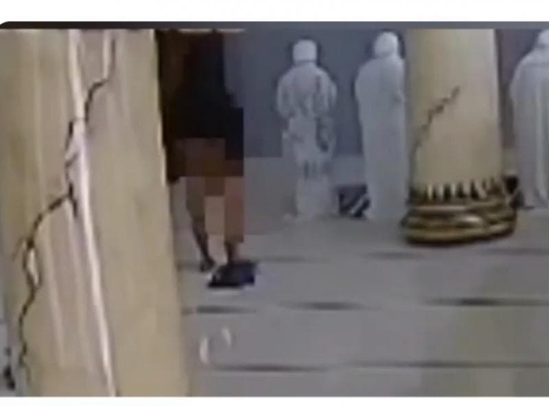 Viral Pria Bejat Lecehkan Jemaah Perempuan saat Salat Zuhur di Masjid Bojonegoro