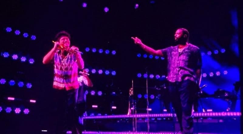 Konser di Jakarta, Bruno Mars Mendadak Gombal saat Nyanyi Lagu Calling All My Lovelies Konser di Jakarta, Bruno Mars Mendadak Gombal saat Nyanyi Lagu Calling All My Lovelies