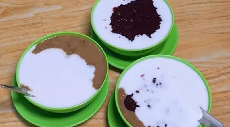 Jualan Sejak 1967, Makan Bubur Kacang Ijo dan Ketan Item di Tempat Ini Tidak Boleh Diaduk Jualan Sejak 1967, Makan Bubur Kacang Ijo dan Ketan Item di Tempat Ini Tidak Boleh Diaduk