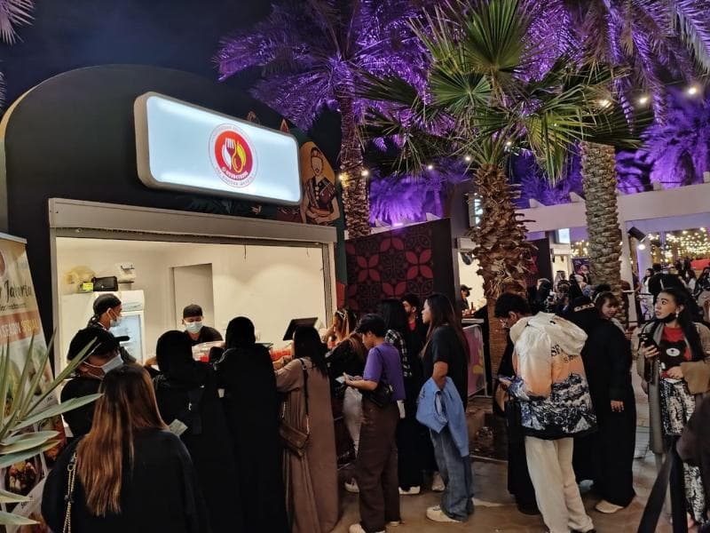 Harmoni Global Resmi Dibuka, Pertunjukan Seni-Kuliner Indonesia Diserbu Masyarakat Riyadh Harmoni Global Resmi Dibuka, Pertunjukan Seni-Kuliner Indonesia Diserbu Masyarakat Riyadh