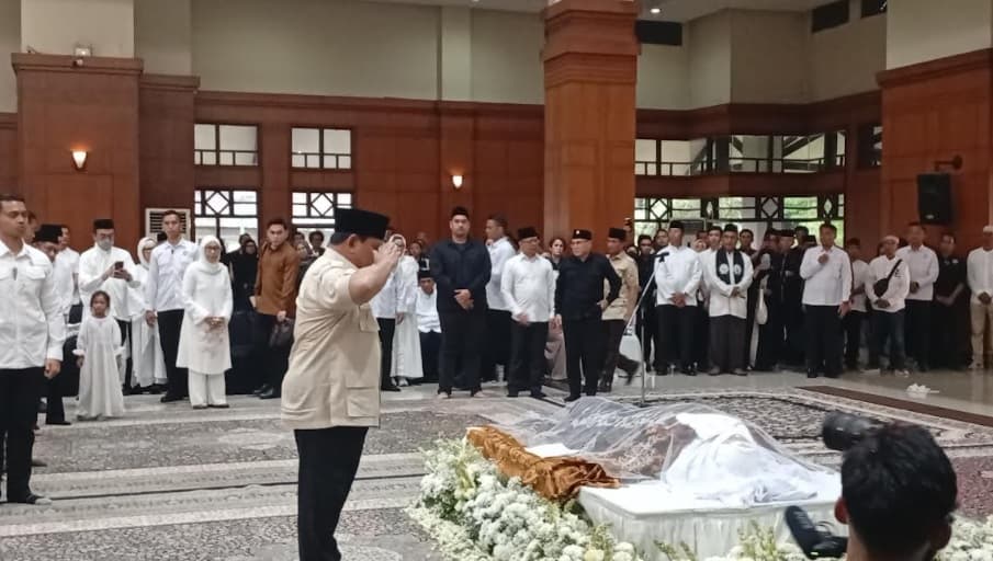 Penghormatan Terakhir ke Eddie Nalapraya, Prabowo: Menghadaplah ke Panglima Tertinggi Allah Ta&rsquo;ala
