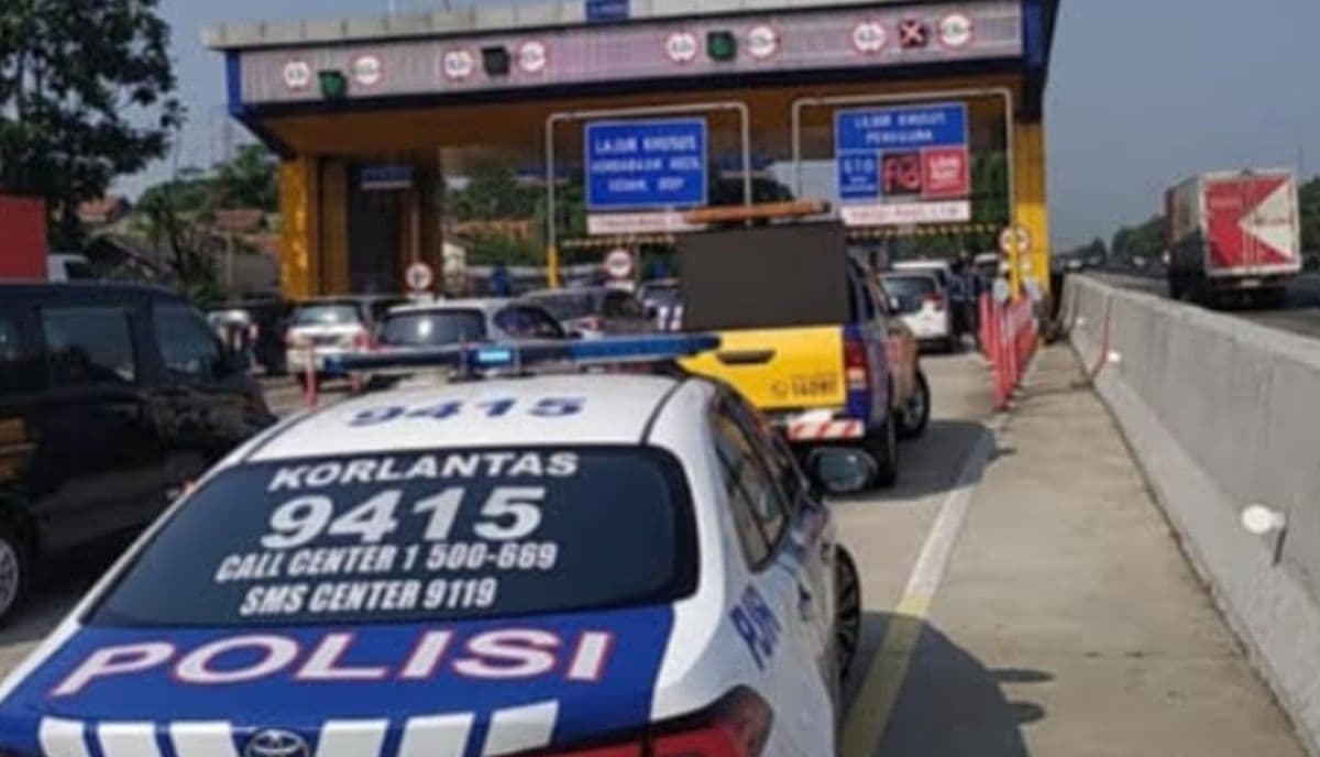 Sopir Mengantuk, 3 Minibus Kecelakaan Beruntun di Tol Jagorawi
