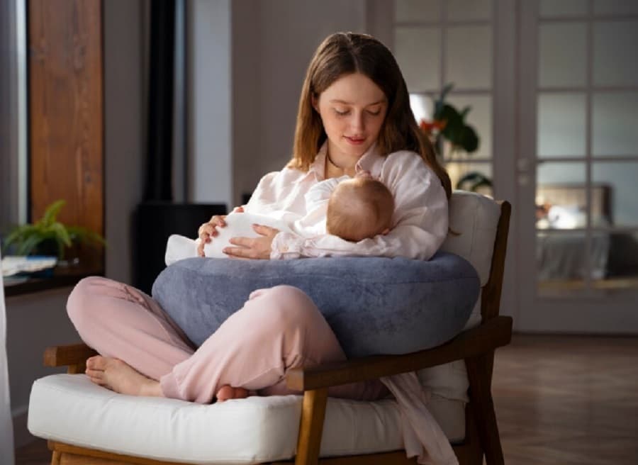Bayi Tak Mau ASI, Jangan Buru-Buru Beli Susu Formula