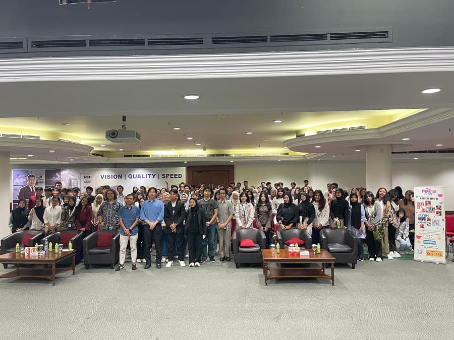 Mahasiswa MNC University Resmi Membuka Festival Luminex Art &amp; Technology 2025