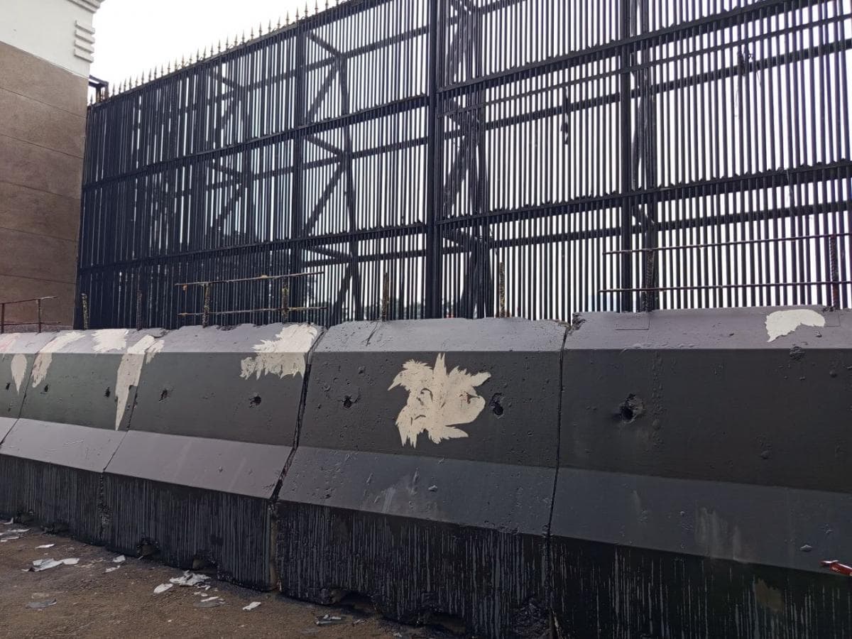 Gerbang DPR RI Dilumuri Oli, Polisi: Tidak Ada Kaitan Oli-olian